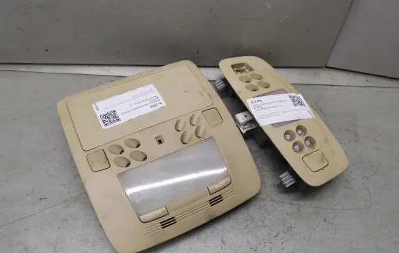 Lexus IS 220D-250-350 Front seat light 8973253050