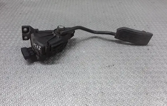 Nissan Primera Accelerator throttle pedal 18002AU410