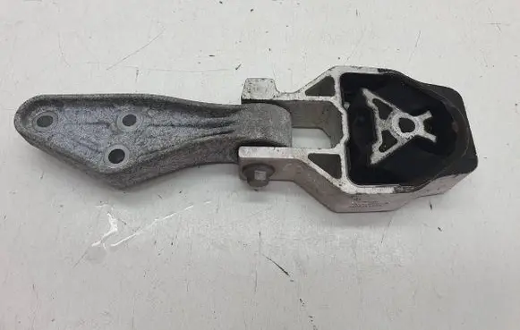 Volvo XC40 Engine mounting bracket 32137259