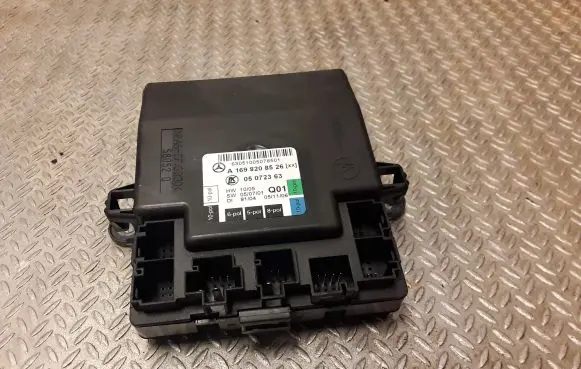 Mercedes-Benz B W245 Door control unit/module 1698208526 A1698208526
