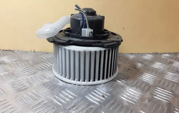 Mazda 5 Heater fan/blower HB111B32H02 8940000260