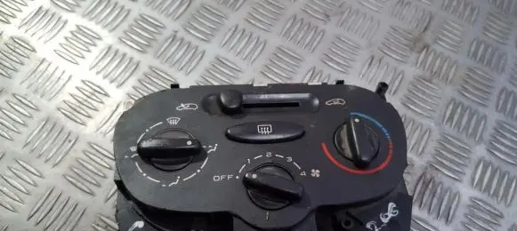 Peugeot 206 Climate control unit