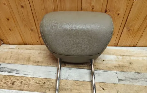 Honda FR-V Front seat headrest 