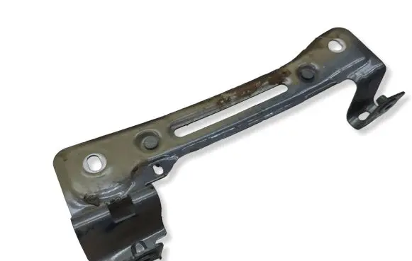 Audi Q7 4M Fender mounting bracket 4M0821432