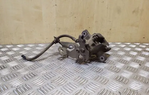 Lexus CT 200H Rear brake caliper