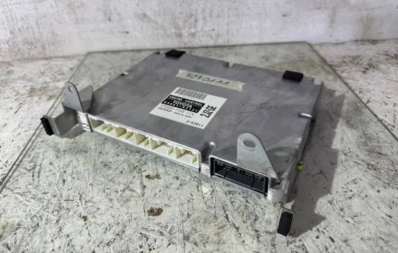 Lexus IS 200-300 Engine control unit/module 5010444 8966153131 2750001500