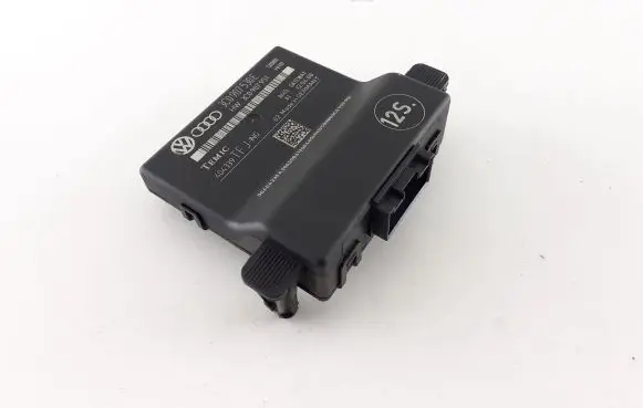 Volkswagen PASSAT B6 Gateway control module 3C0907530E 3C0907951