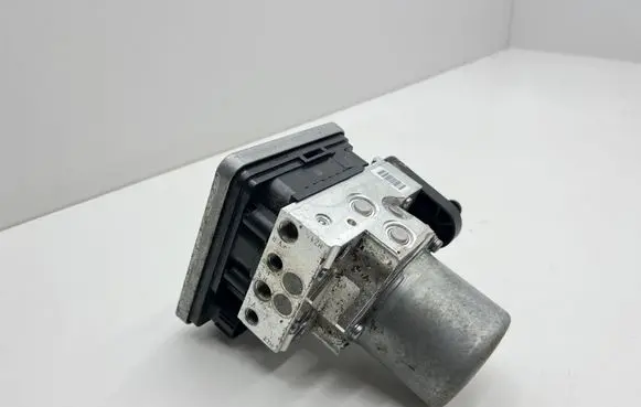 Mercedes-Benz C W205 ABS Pump A2059007345 A010F814A A009D441