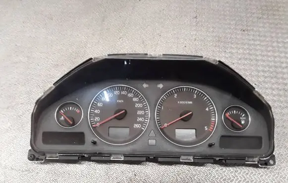 Volvo V70 Speedometer (instrument cluster) 30682277 8602885 69594220T