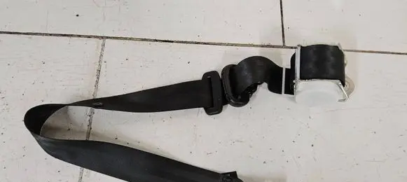 Ford C-MAX II Middle seatbelt (rear) 40732 34079372G