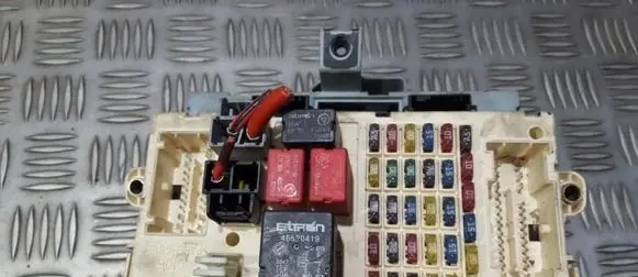 Alfa Romeo 147 Fuse box set C106