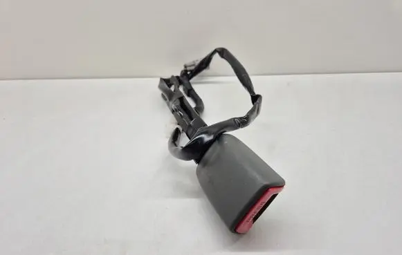 Toyota Avensis T250 Front seatbelt buckle E034501