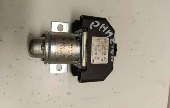 Volkswagen Phaeton Charging relay 3D0919083 3D0919433 0333006020