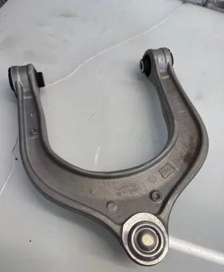 BMW X7 G07 Front upper control arm/wishbone 6883116