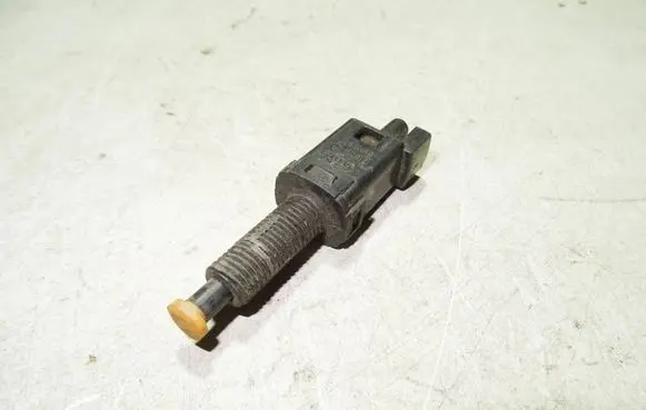 Audi A6 S6 C5 4B Brake pedal sensor switch 811907343B
