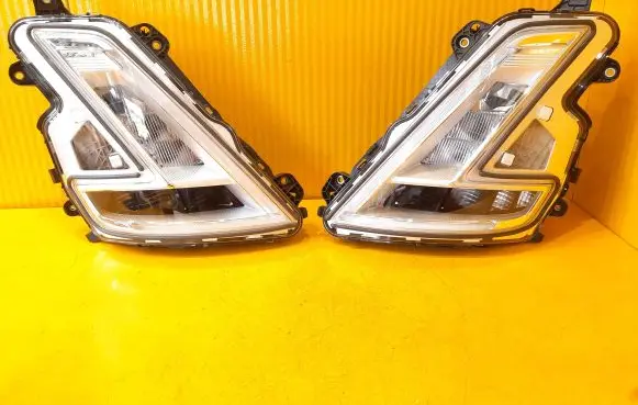Volvo V40 Headlight/headlamp
