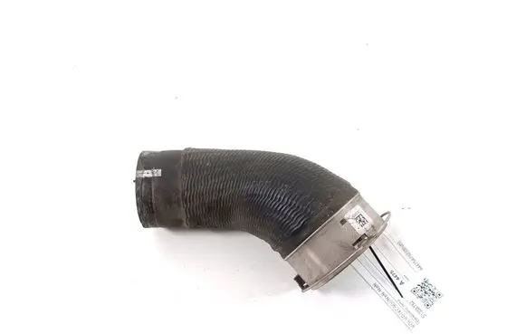 Volvo XC90 Intercooler hose/pipe 31338752