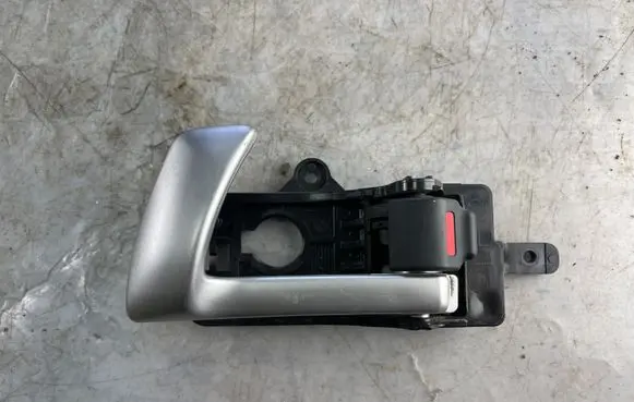 Hyundai Santa Fe Rear door interior handle 82613cm000