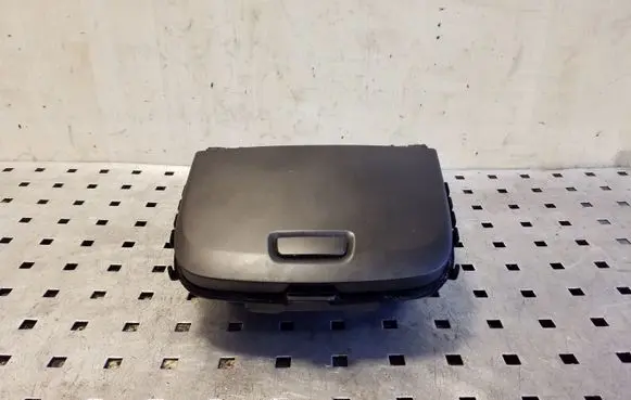 Chevrolet Captiva Glove box AMF16345