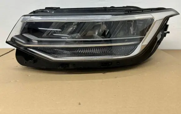 Volkswagen Tiguan Headlight/headlamp 5NB941035C