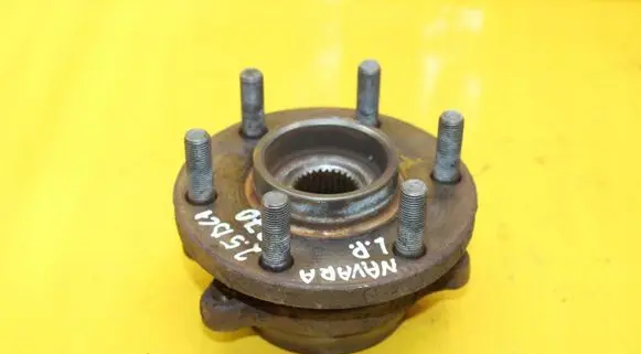Nissan Navara D40 Front wheel hub spindle knuckle