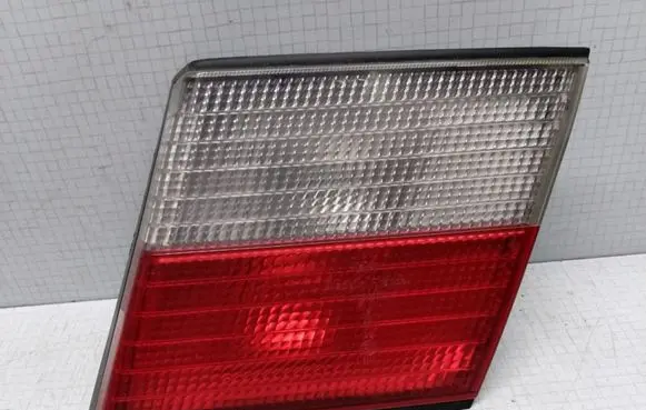 Nissan Primera Tailgate rear/tail lights