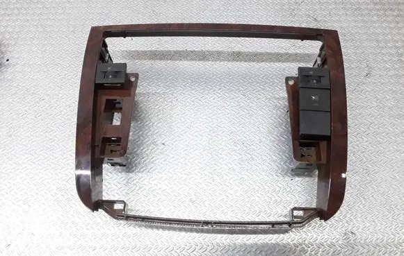 Radio/GPS head unit trim