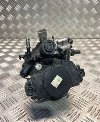 Mercedes-Benz E W212 Fuel injection high pressure pump A6510701201