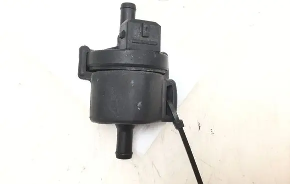 Audi A6 S6 C5 4B Turbo solenoid valve 058133459