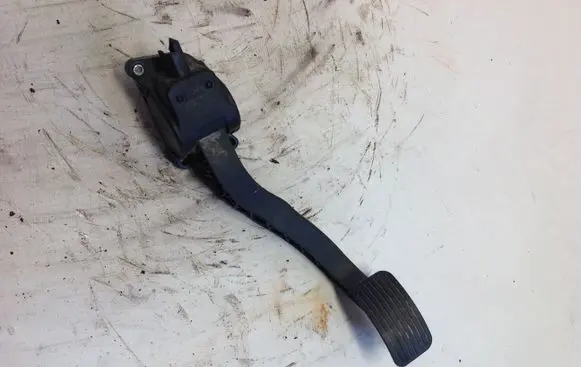 Citroen C4 I Picasso Accelerator throttle pedal 9654745380