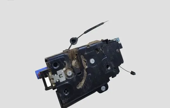 Skoda Octavia Mk2 (1Z) Rear door lock 7L0839016D