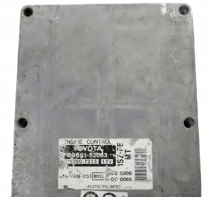 Toyota Yaris Engine control unit/module 52063