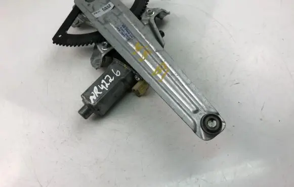 Hyundai i10 Front door window regulator motor 83450B4000