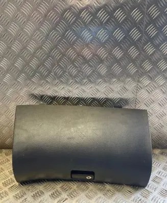 Toyota Avensis T250 Glove box 555505070