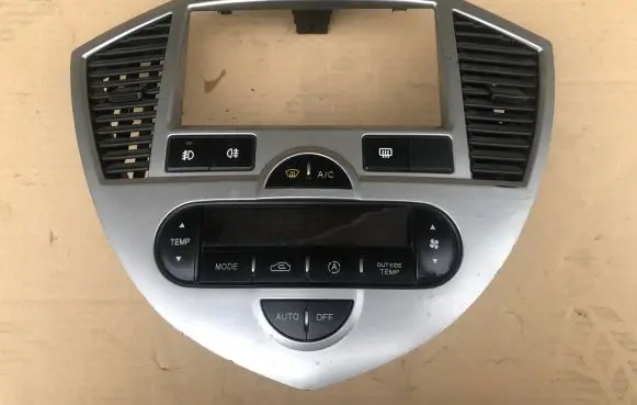 KIA Carens I Climate control unit OK2FB61190