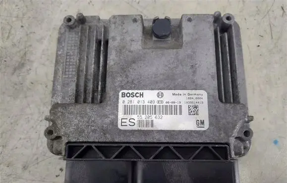 Opel Vectra C Engine control unit/module 55205632