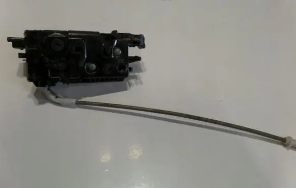 Citroen DS5 Front door lock 9686919180