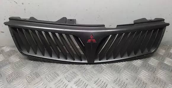 Mitsubishi Carisma Front bumper upper radiator grill XR245616