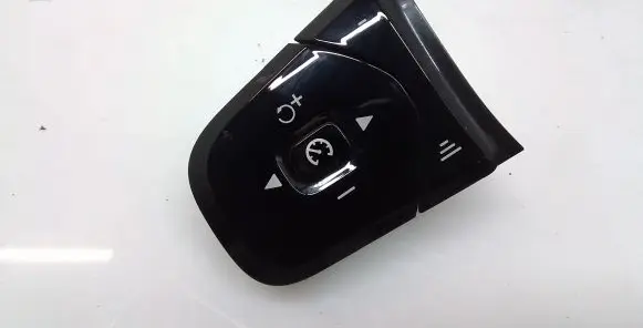 Volvo XC90 Steering wheel buttons/switches 31443498