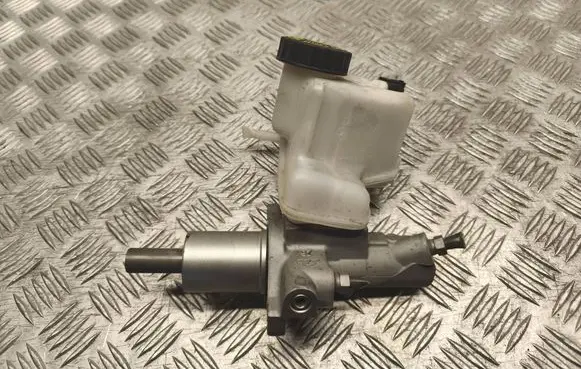 Mercedes-Benz E W212 Master brake cylinder A2044300002