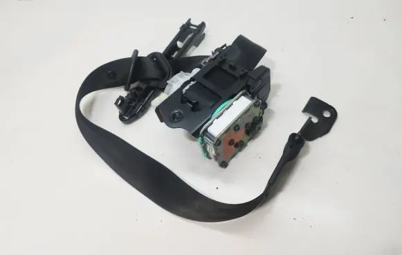Audi Q5 SQ5 Front seatbelt 306369510 05122011 8R1857705J