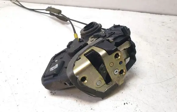Toyota Corolla Verso AR10 Rear door lock 