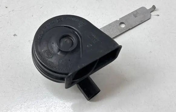 BMW X5 F15 Horn signal 61337353193 7353193 4145922C