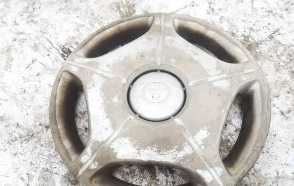 Toyota Previa (XR30, XR40) II R15 wheel hub/cap/trim 