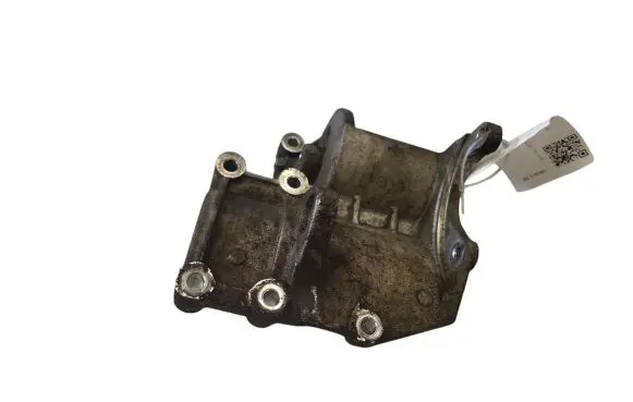 KIA Sorento Generator/alternator bracket 