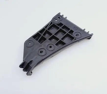 Audi A4 S4 B5 8D Front bumper mounting bracket 8D0807284