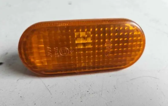 Volkswagen Golf IV Front fender indicator light 3B0949117B