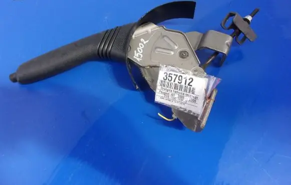 Peugeot 107 Handbrake/parking brake lever assembly