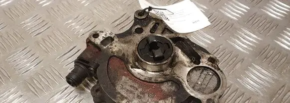 Skoda Octavia Mk2 (1Z) Vacuum pump 03L145207