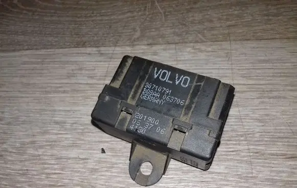 Volvo V70 Seat heating relay 30710791
